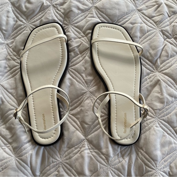 NWOT reformation lake flat sandal - Picture 7 of 12